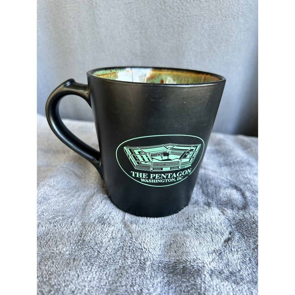 THE PENTAGON WASHINGTON D.C. Black A D Green CERAMIC MUG